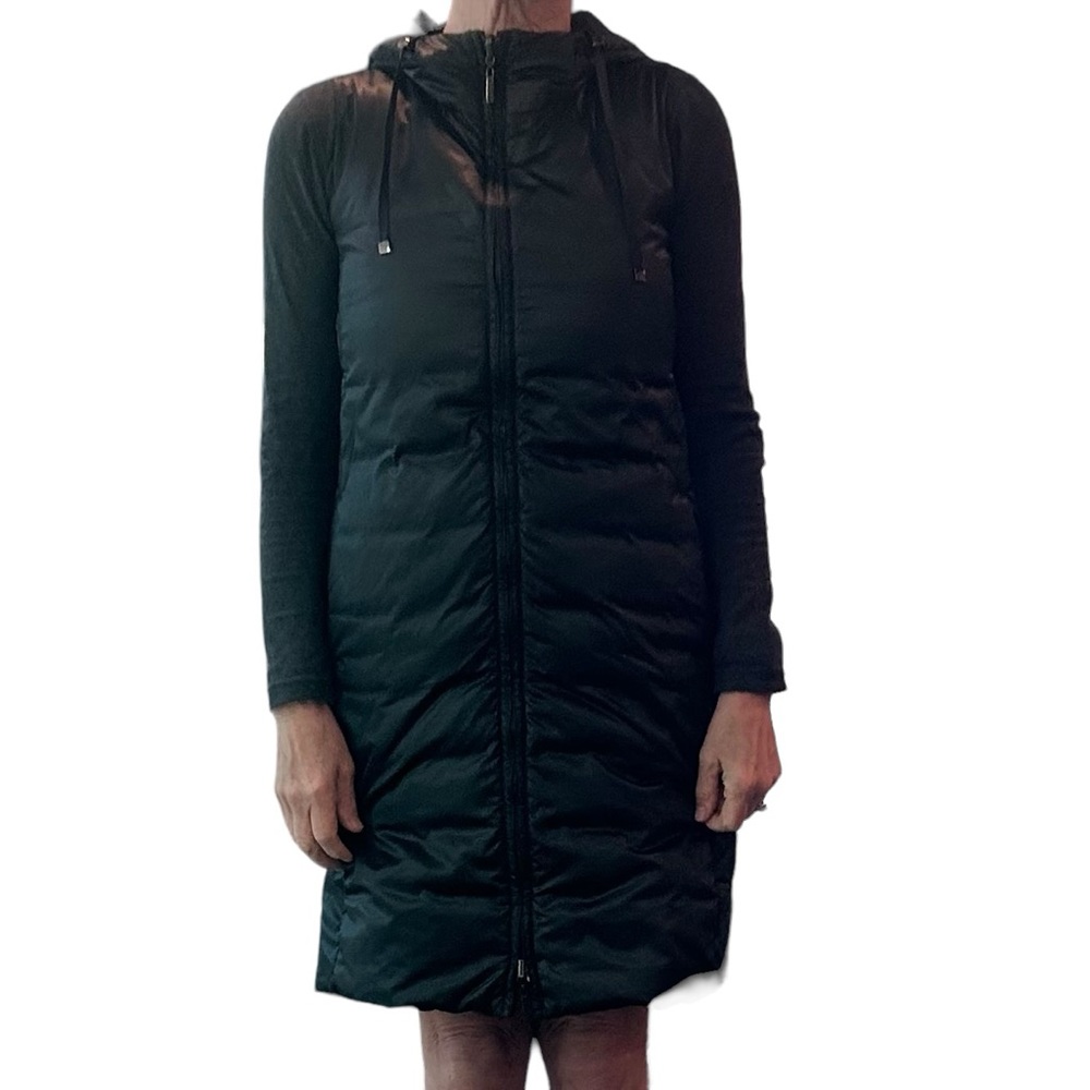 Max Mara Sleeveless Reversible Down Coat-size 2-Black-Excellent Preloved Shape!